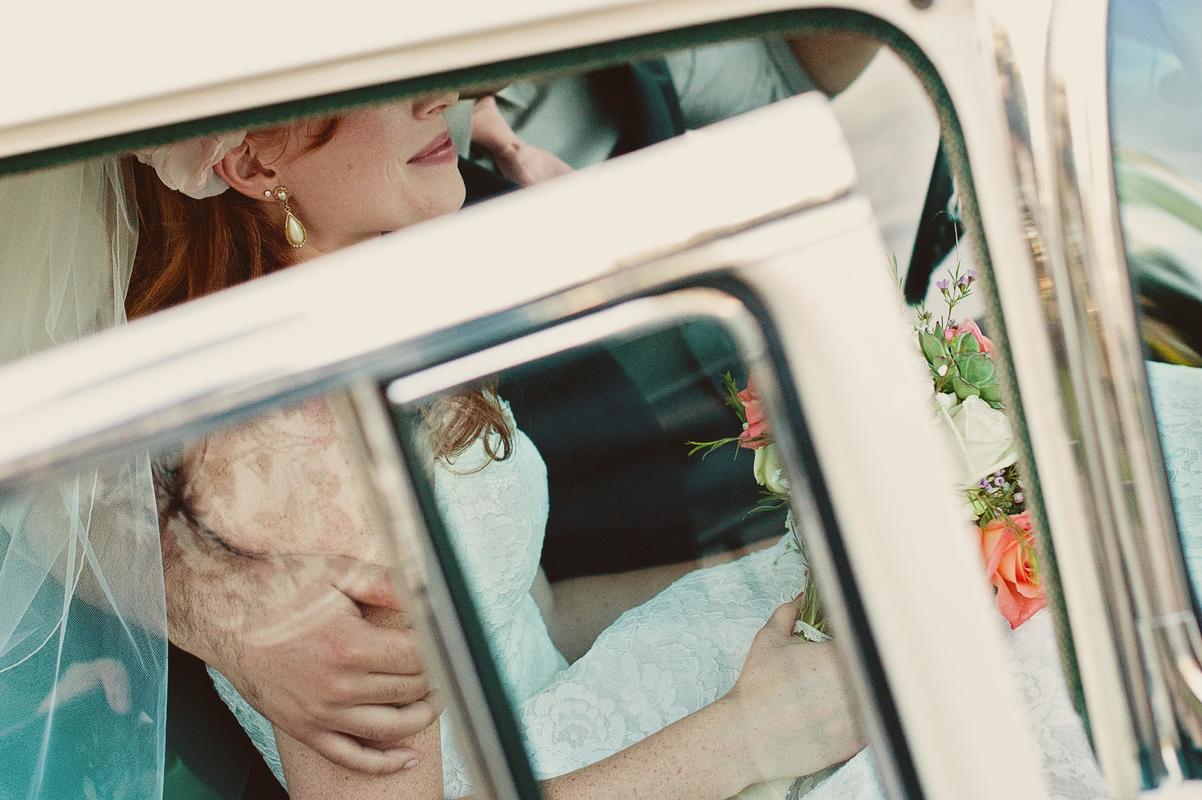 Une mariée dans son véhicule Normandie 2019