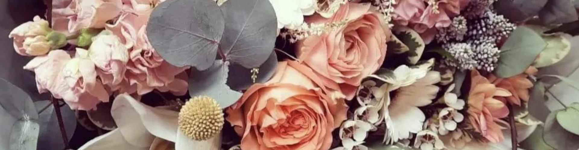 Les tendances 2023 du mariage : les décorations florales