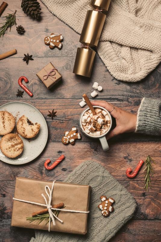 Mariage en Normandie - photo de cadeaux et d'un chocolat chaud 