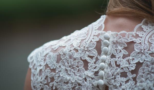 La combinaison : la nouvelle tendance tenue de mariage en 2021 