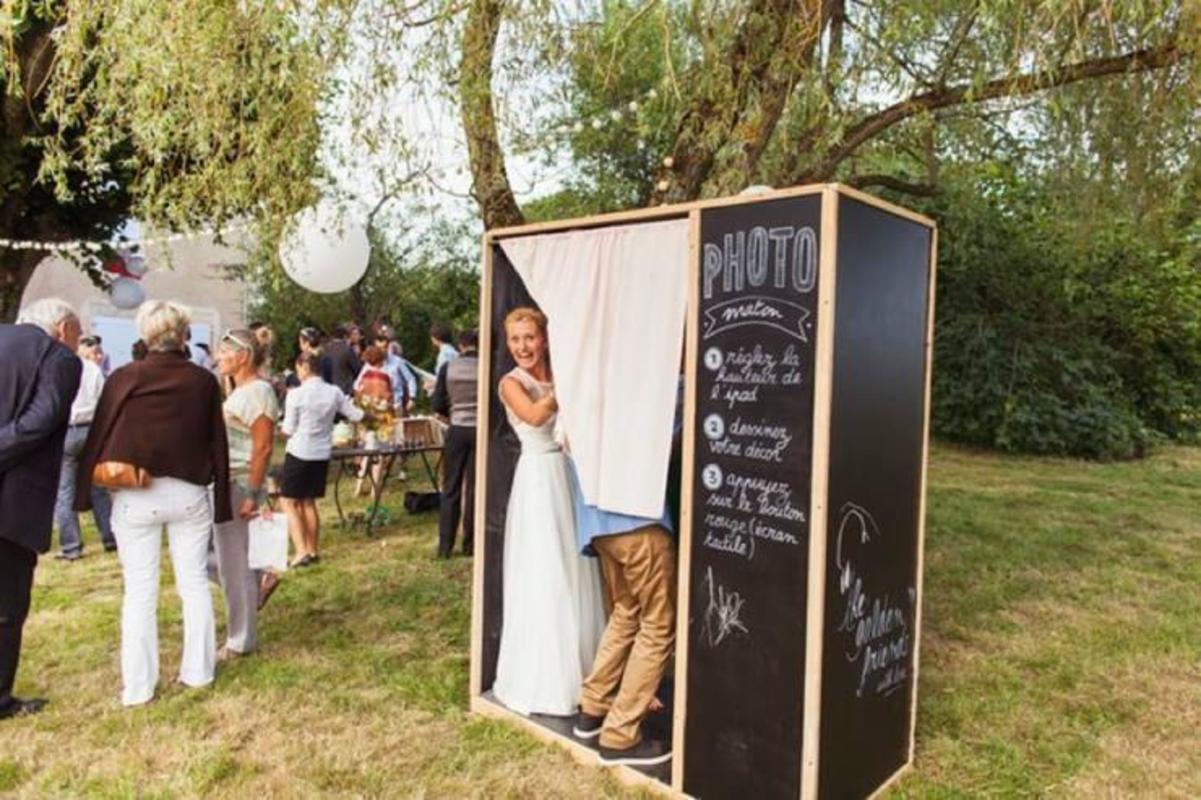 Photo d'un photomaton pour l'animation de votre mariage en Normandie : Calvados, Orne, Eure, Manche, Seine-maritime