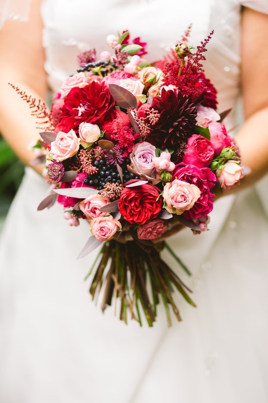 Un bouquet de fleur coloré pour un mariage tendance 2020 / 2021