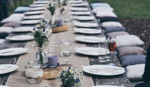 Comment faire le plan de table de votre mariage?