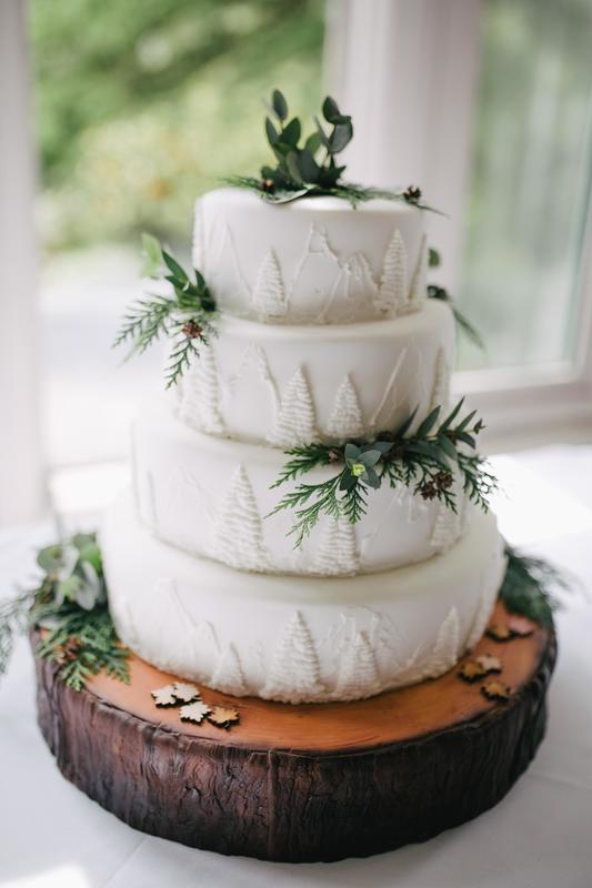 Gâteau de mariage blanc -Mariage en Normandie 