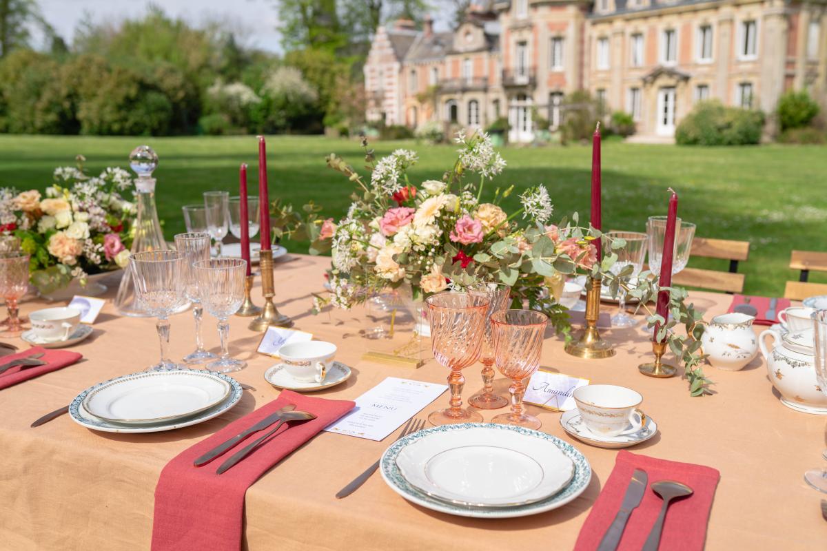 5 de nos prestataires se sont retrouvés pour un shooting d'inspiration : mariage chic en Normandie