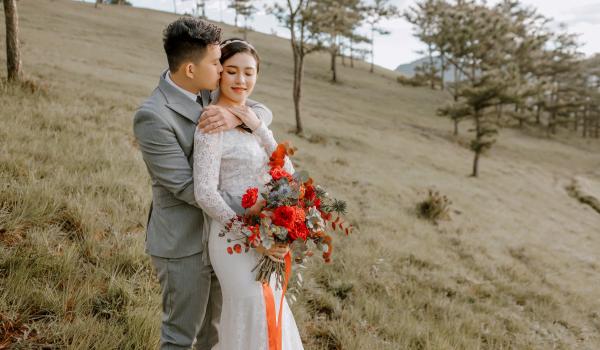 Les succulentes et les chardons bleus  : composez des bouquets de mariée de saison