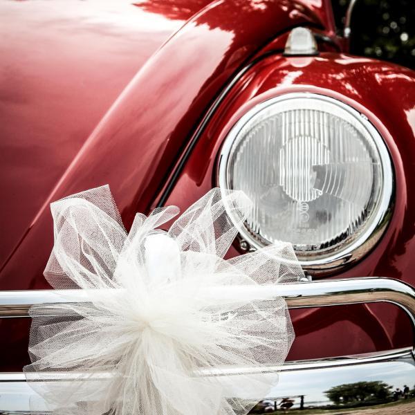 Des Idees De Deco Pour Votre Voiture De Mariage Vos Prestataires Pour Un Mariage Reussi