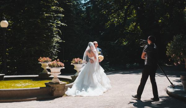 3 idées originales pour inclure la vidéo à votre mariage 