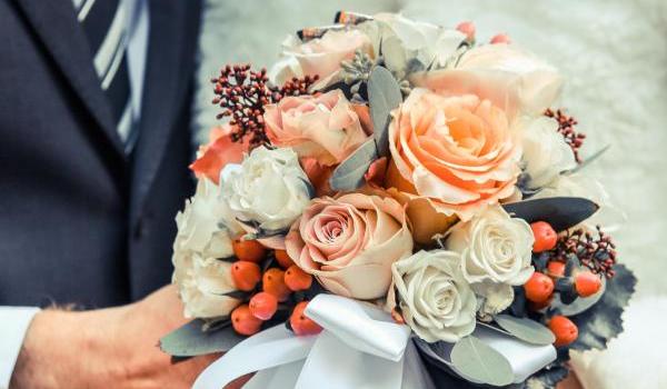 Quelles fleurs choisir pour mon mariage de printemps ?