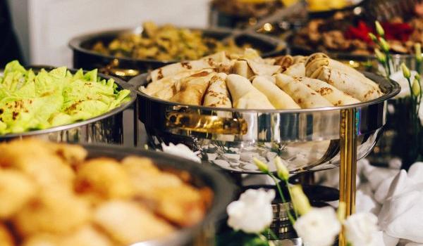 La nouvelle tendance 2020 pour votre repas de mariage :  dites Â« oui Â» Ã  un buffet Ã  partager ! 