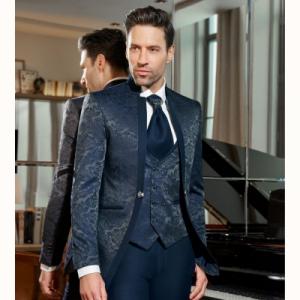Différents costumes dans la boutique Il était une fois à Rouen, Mariage en Normandie - Mariage en Normandie Différents costumes dans la boutique Il était une fois à Rouen, Mariage en Normandie - Mariage en Normandie