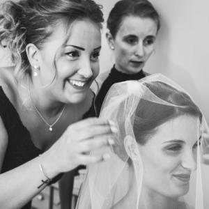 une photo en noir et blanc des futurs mariés, en Normandie - Mariage en Normandie une photo en noir et blanc des futurs mariés, en Normandie - Mariage en Normandie