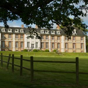 ORGANISEZ VOTRE CÉRÉMONIE DE MARIAGE DANS LE DOMAINE DU CHÂTEAU D'ARGERONNE, UN LIEU DE RÉCEPTION AUTHENTIQUE ! - Mariage en Normandie