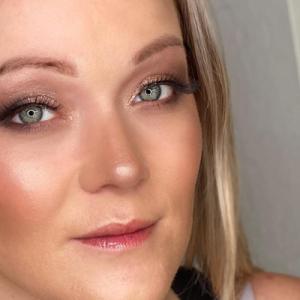 préparation pour votre jour J avec faux cils, mise en beauté par Anne Sophie - Mariage en Normandie préparation pour votre jour J avec faux cils, mise en beauté par Anne Sophie - Mariage en Normandie