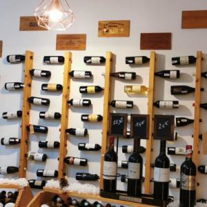 La Cave Chai Seb vous reçoivent à Lisieux dans une boutique chaleureuse pour l’organisation de votre mariage en Normandie, conseils, vins, alcools - Mariage en Normandie La Cave Chai Seb vous reçoivent à Lisieux dans une boutique chaleureuse pour l’organisation de votre mariage en Normandie, conseils, vins, alcools - Mariage en Normandie