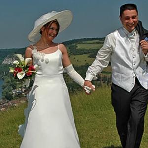 Photo de couple à la mer en Normandie - Mariage en Normandie Photo de couple à la mer en Normandie - Mariage en Normandie