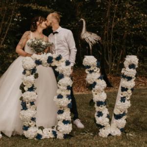 composition florale lettres love en roses pour votre mariage en normandie par l'atelier floral troarn - Mariage en Normandie composition florale lettres love en roses pour votre mariage en normandie par l'atelier floral troarn - Mariage en Normandie