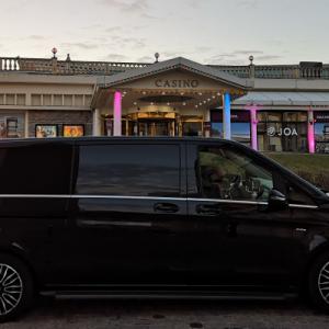 DOLCE VIA TRANSFERTS - LOCATION DE VÉHICULES AVEC CHAUFFEUR (LE HAVRE & NORMANDIE) pour une entrée qui sort du lot lors de votre Mariage en Normandie - Mariage en Normandie DOLCE VIA TRANSFERTS - LOCATION DE VÉHICULES AVEC CHAUFFEUR (LE HAVRE & NORMANDIE) pour une entrée qui sort du lot lors de votre Mariage en Normandie - Mariage en Normandie