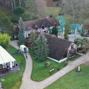 Une présentation aérienne du lieu de réception pour le jour de votre mariage en Normandie - Mariage en Normandie Une présentation aérienne du lieu de réception pour le jour de votre mariage en Normandie - Mariage en Normandie
