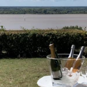 Les vignobles Bayle-Carreau - Vins pour votre mariage avec 150 ans d’histoire avec la Normandie - Mariage en Normandie Les vignobles Bayle-Carreau - Vins pour votre mariage avec 150 ans d’histoire avec la Normandie - Mariage en Normandie