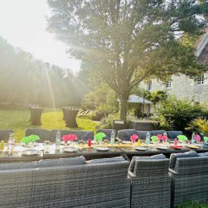 La terrasse pour les repas en extérieur - Le Domaine de la Balanderie - Lieu de réception pour votre mariage en Normandie - Mariage en Normandie