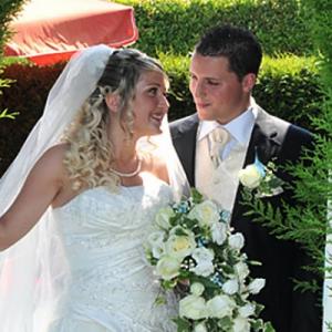 Photographie d'une mariée et de son mari en pleine ceremonie de mariage en Normandie  - Mariage en Normandie