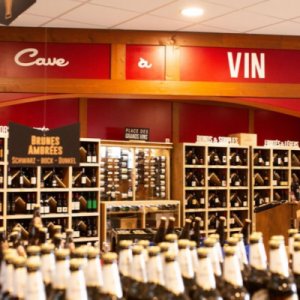 un large choix de vins au V&B de Bayeux avec des conseils personnalisés, parfait pour votre mariage - Mariage en Normandie